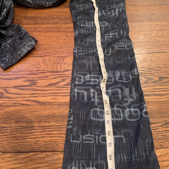 Ladies 2 piece Vintage Moschino Set - Picture 15 of 15